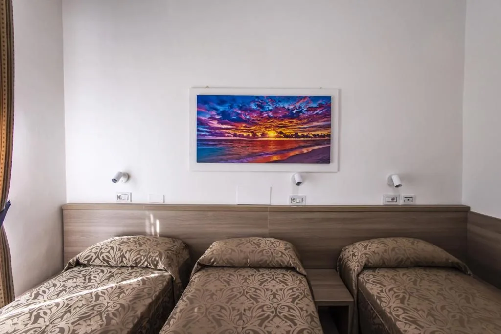 Triple Room with Private Bathroom — Hotel Orbis
