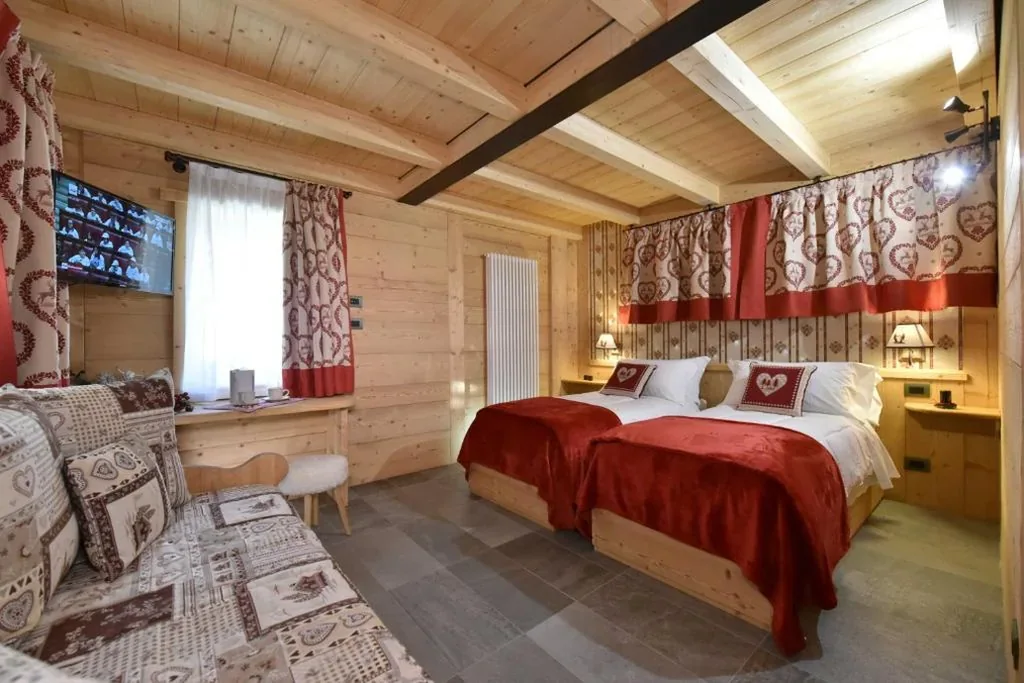 Triple Room with Private Bathroom — Il Cuore Del Cervino