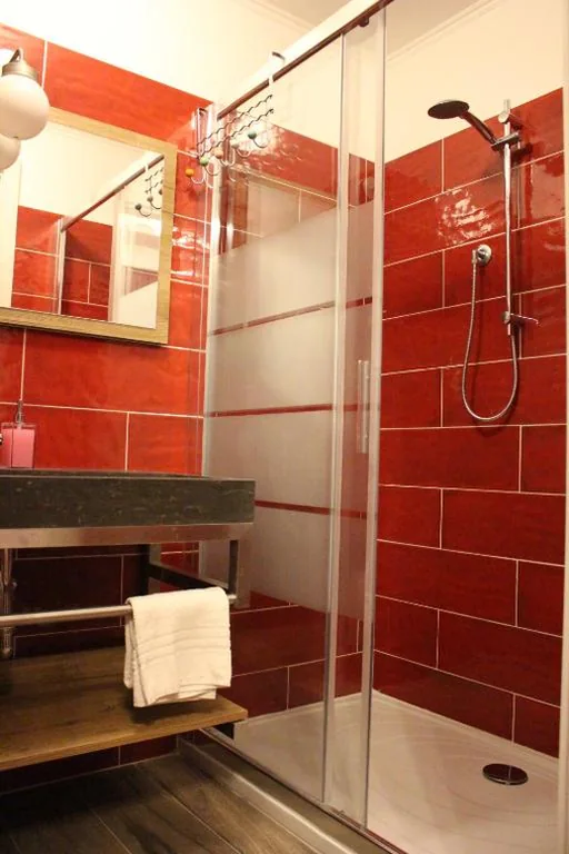Triple Room with Private Bathroom — Iris Guest House