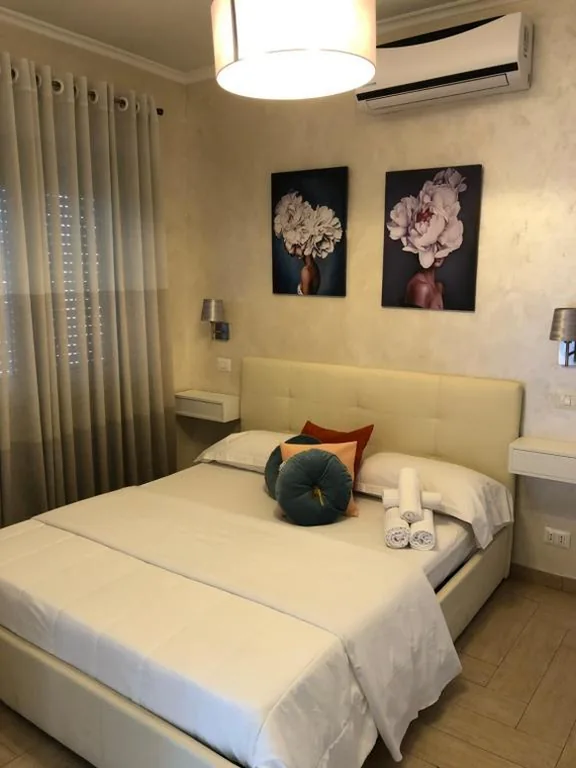 Triple Room with Private Bathroom — Isabel