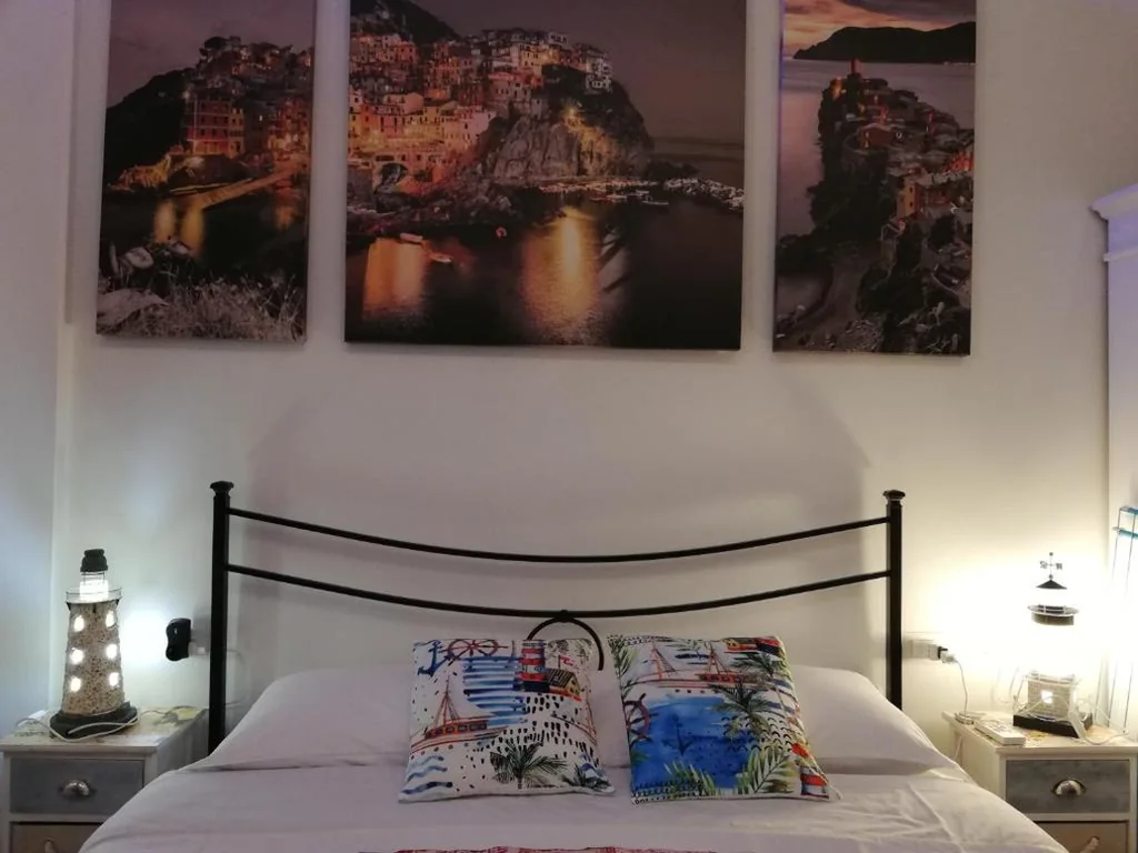 Camera Tripla con Bagno Privato — La Gemma delle 5 Terre