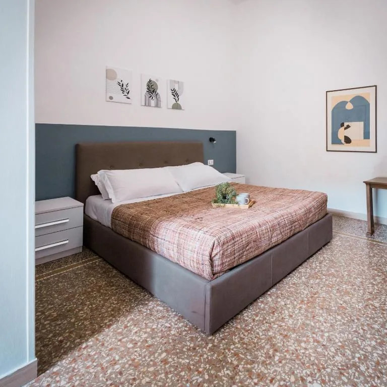 Triple Room with Private Bathroom — Lorenzo’s Rooms in Vatican