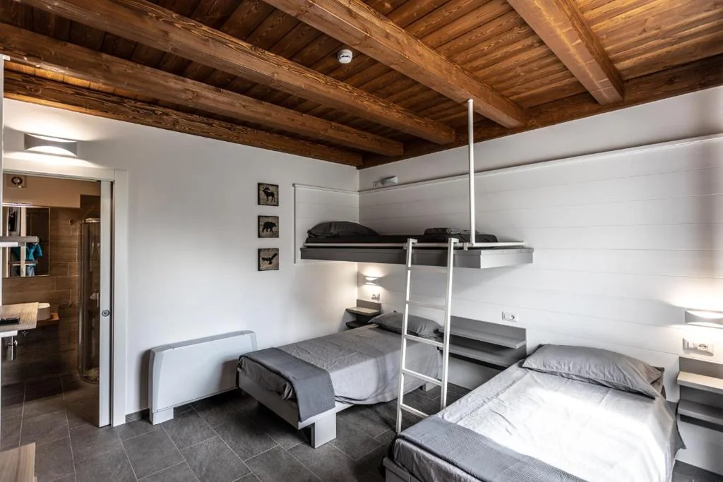 Camera Tripla con Bagno Privato — Miglio608