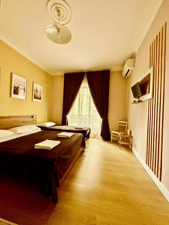 Triple Room with Private Bathroom — Pardis Guest house