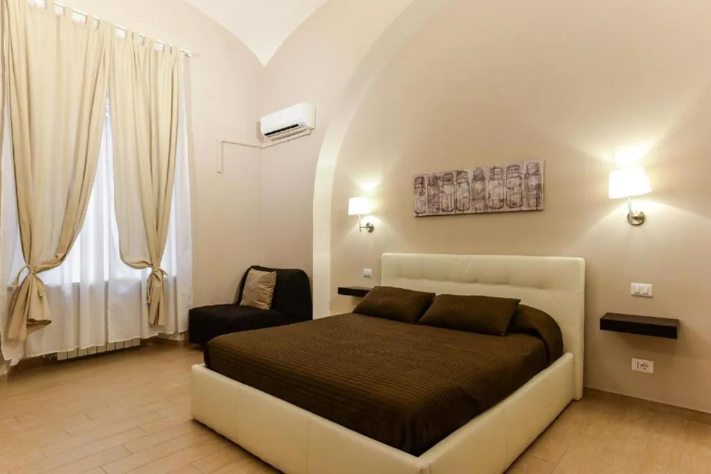 Camera Tripla con Bagno Privato — Roma City B&B – Amami Viaggi Collection
