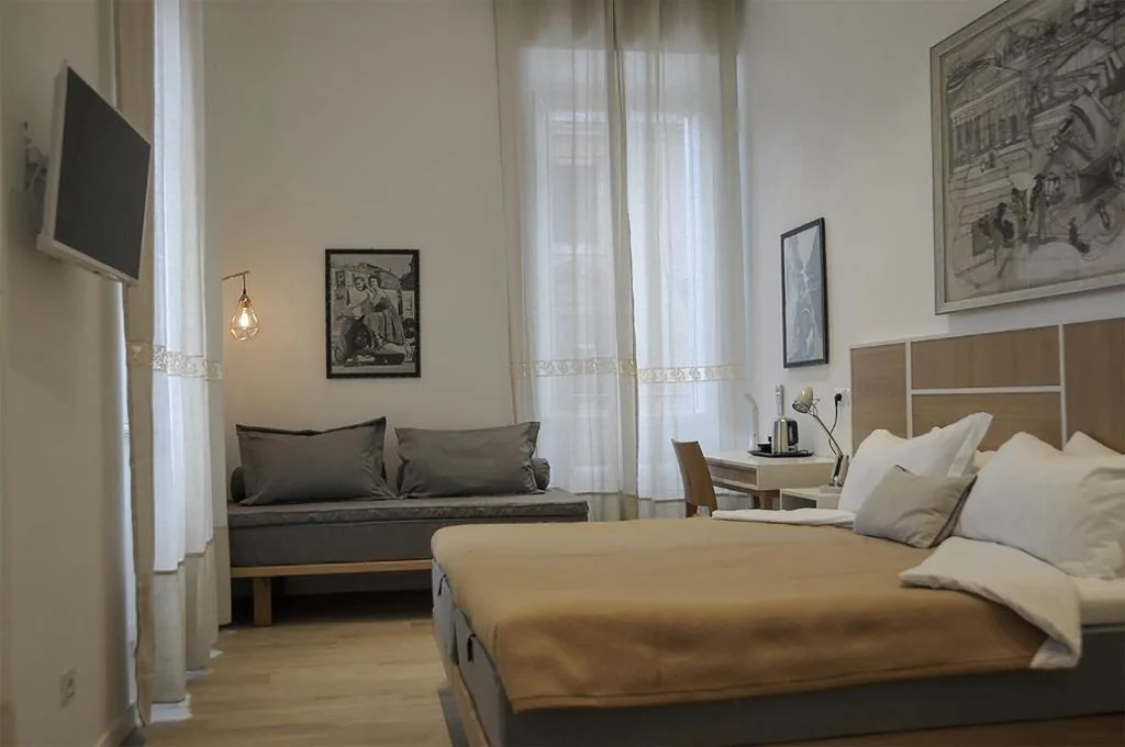 Triple Room with Private Bathroom — Roma Vespahouse