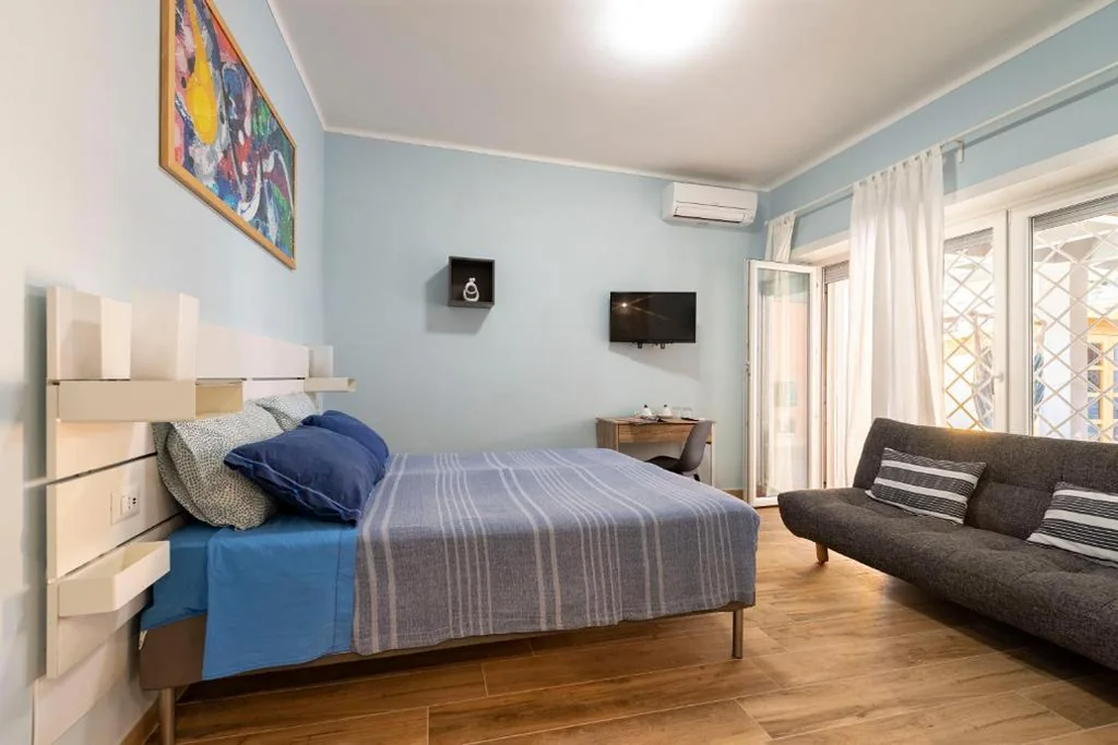 Triple Room with Private Bathroom — RomeCookSea Guest House