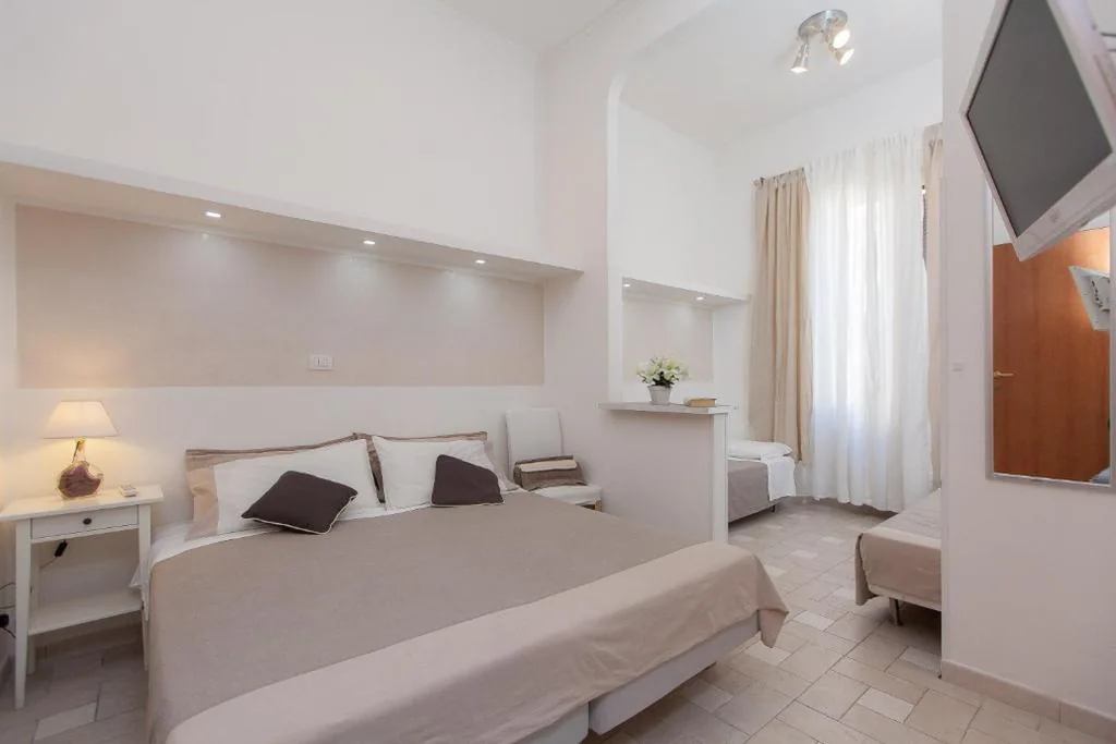 Triple Room with Private Bathroom — San Peter Angels