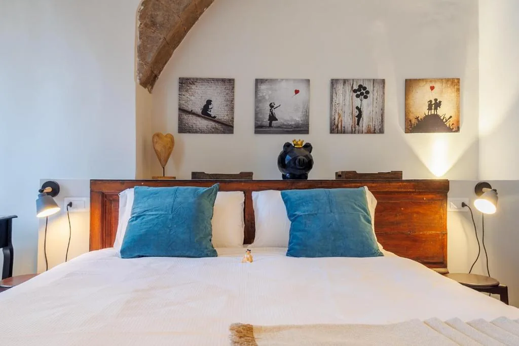 Camera Tripla con Bagno Privato — SOHO By Dasso Fontana Grande