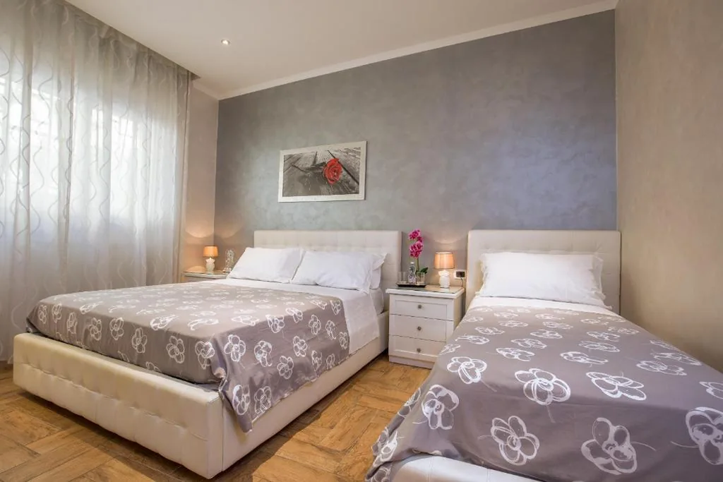 Triple Room with Private Bathroom — Starry Rome Guest House