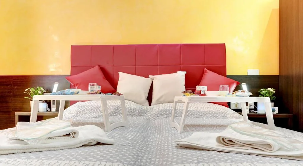 Triple Room with Private Bathroom — Termini Suites