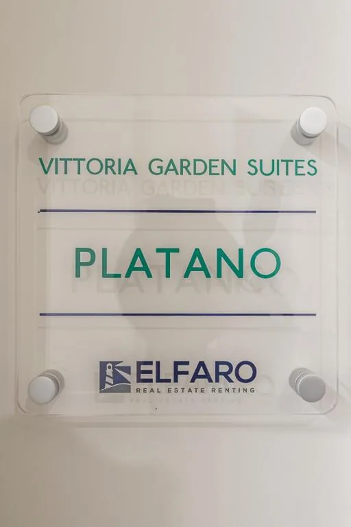 Camera Tripla con Bagno Privato — Vittoria Garden Suites