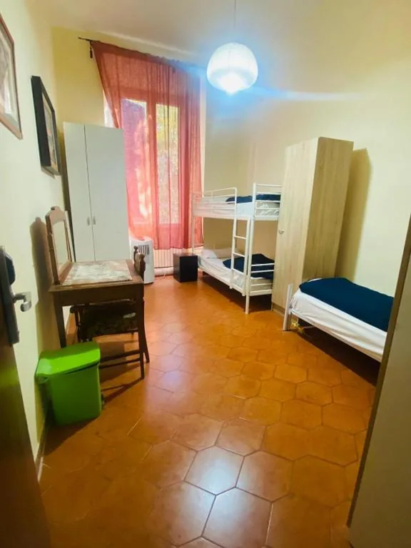 Camera Tripla con Bagno — ROMA GONDOLA Guest House