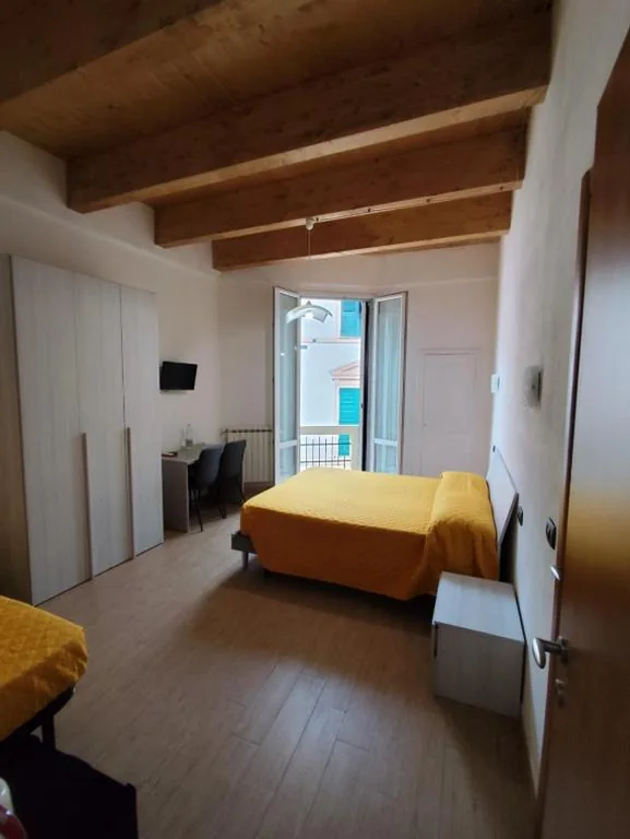 Camera Tripla con Balcone — Affittacamere Marco