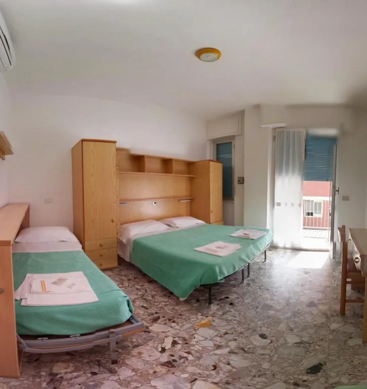 Triple Room with Balcony — Albergo Anita