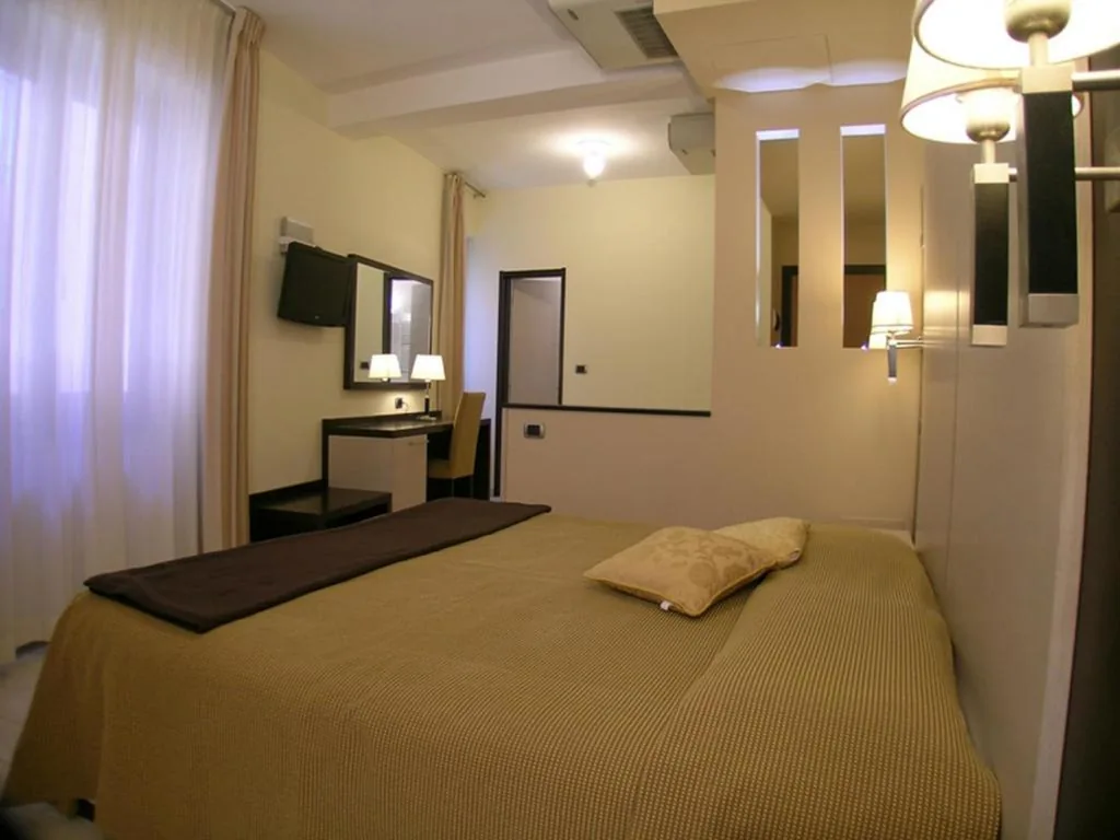 Camera Tripla con Balcone — Albergo La Marina B&B