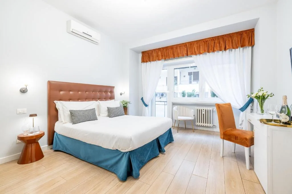 Triple Room with Balcony — Domus Bella Roma
