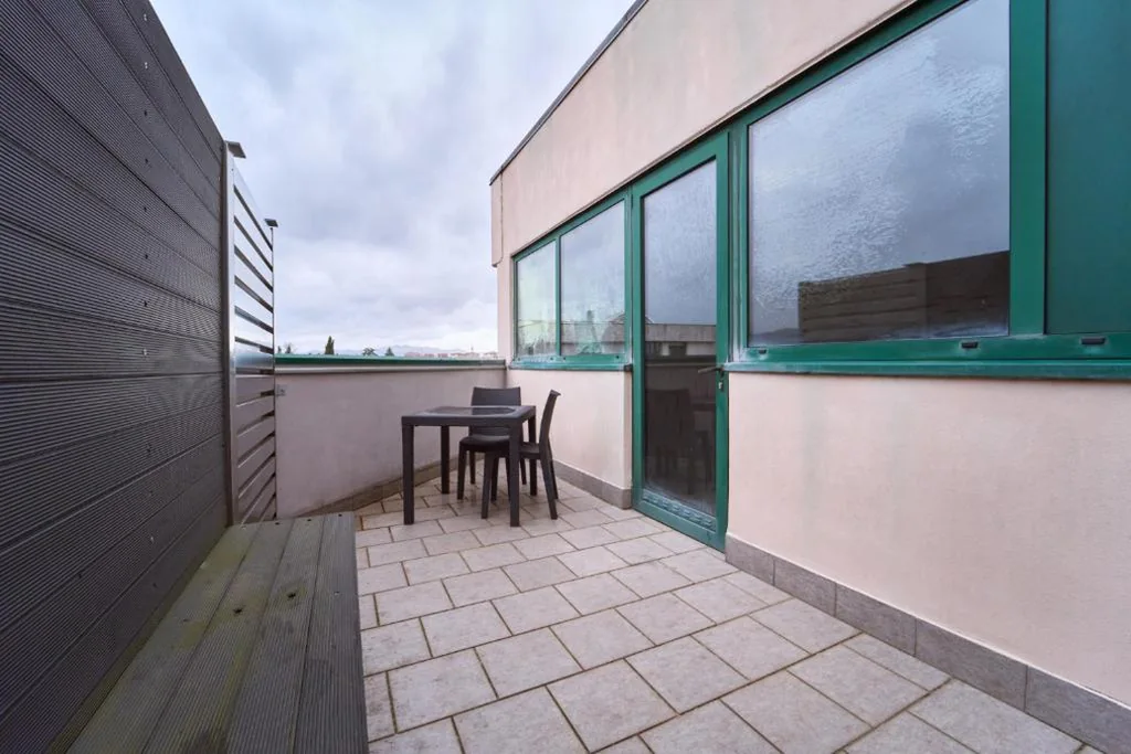 Camera Tripla con Balcone — Firmafede Guest House