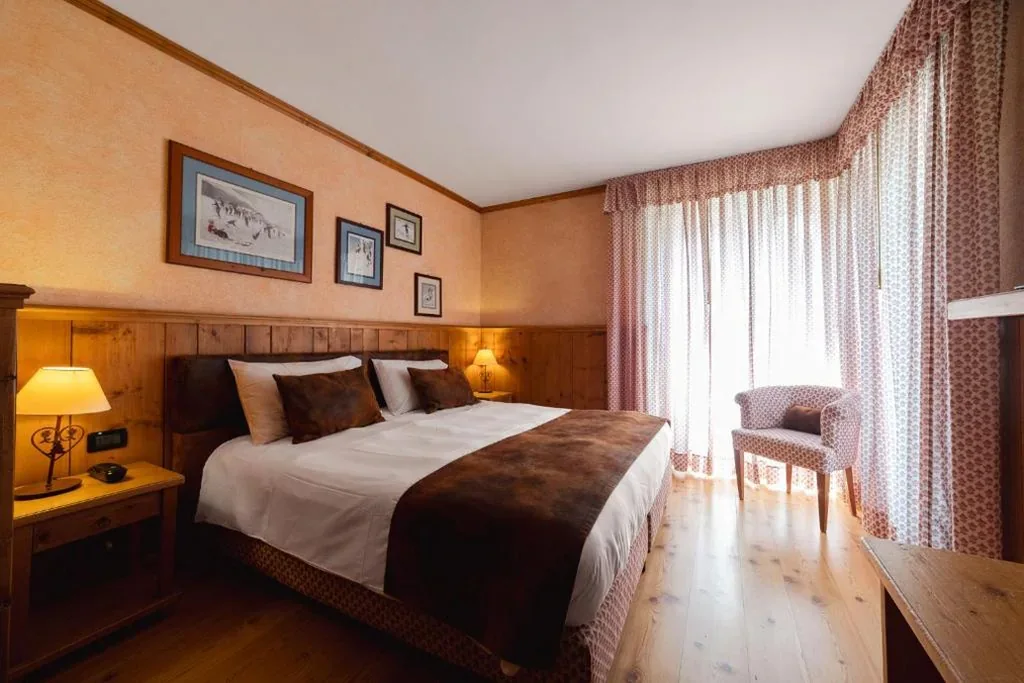 Camera Tripla con Balcone — HOTEL BOUTON D’OR Courmayeur