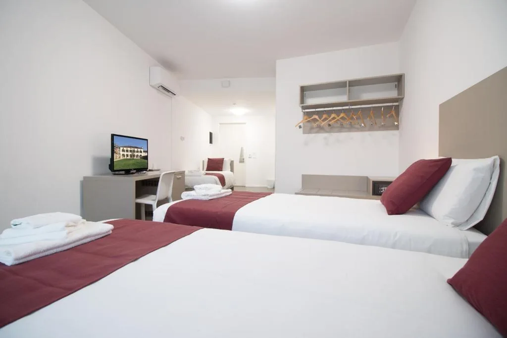 Camera Tripla con Balcone — Hotel Cascina Fossata & Residence
