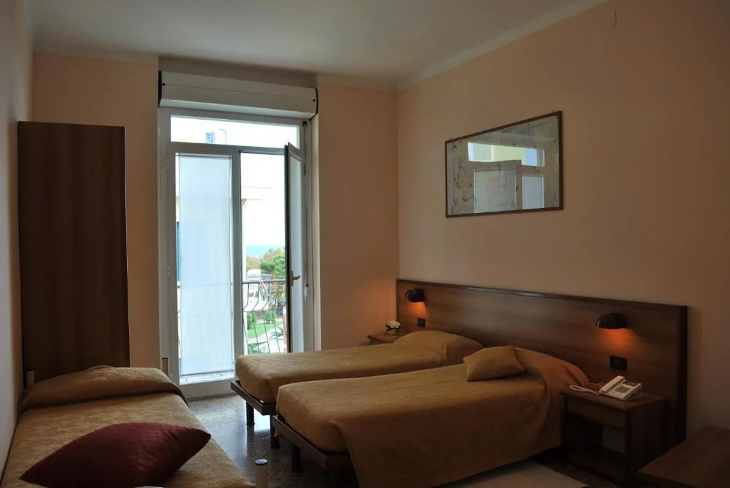 Camera Tripla con Balcone — Hotel Galleano
