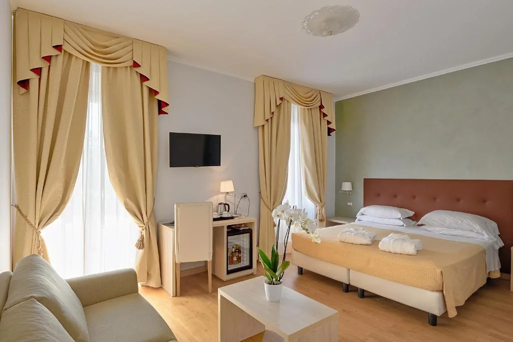Camera Tripla con Balcone — Hotel Paradiso