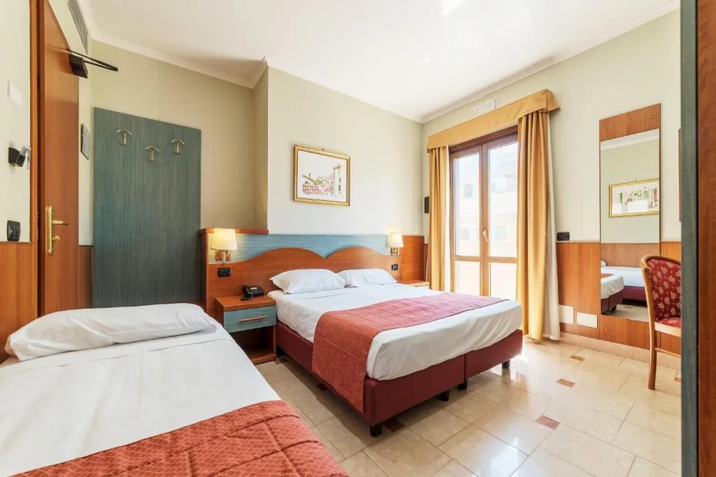 Camera Tripla con Balcone — Hotel Riviera Fiumicino