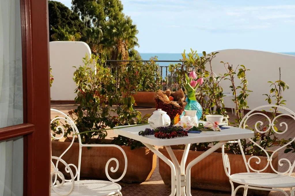 Camera Tripla con Balcone — Locanda Azzurra Hotel Sanremo