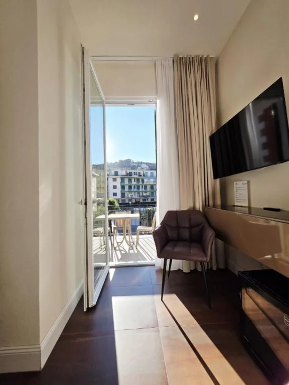 Camera Tripla con Balcone — Mirarti Boutique Hotel – Witamy