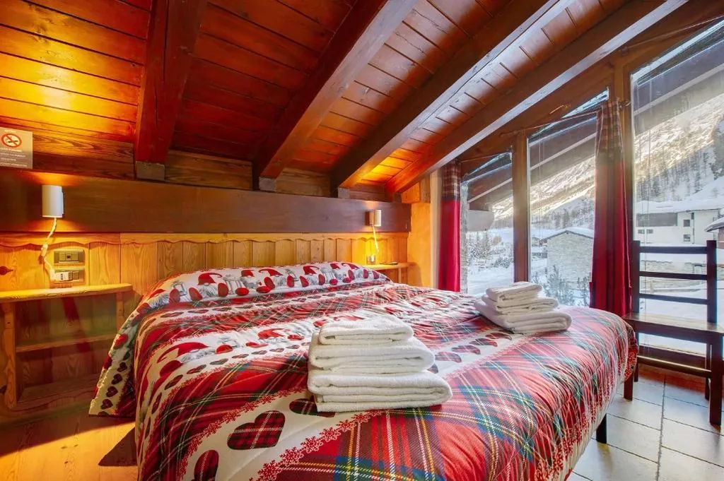 Triple Room with Shower — Arthemisia – Rhêmes-Notre-Dame