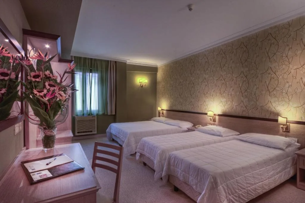 Triple Room with Shower — Hotel Galileo