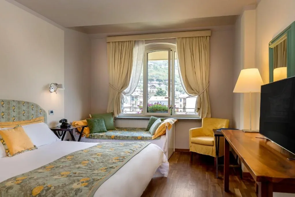 Camera Tripla con Letto Supplementare e Vista — Bijou Hotel