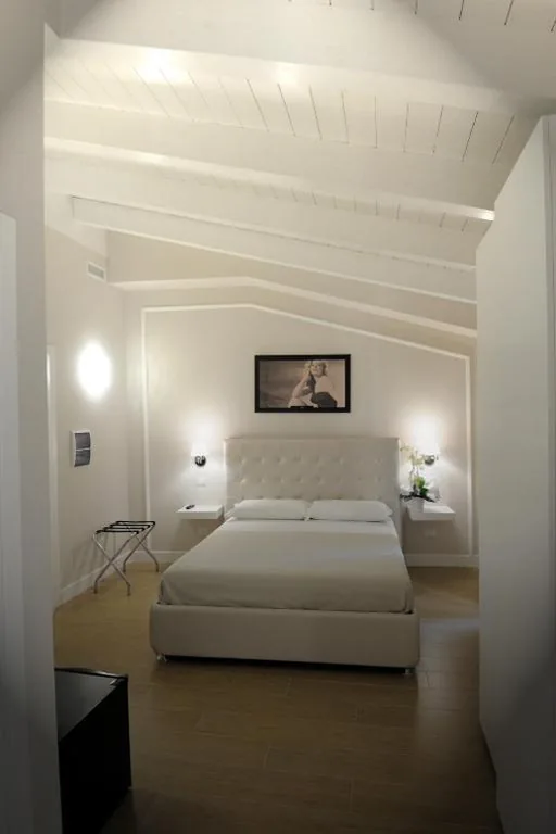 Camera Tripla con Terrazza — B&B La Dolce Vita