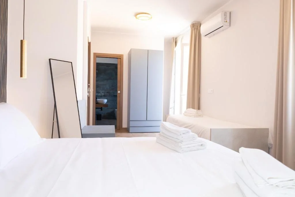 Triple Room with Terrace — Guest house – L’amante e il marinaio
