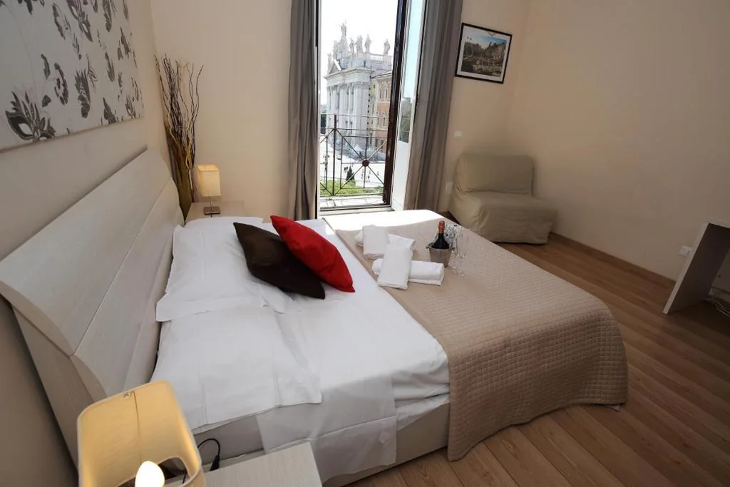 Camera Tripla con Vista — Aria Rome Rooms