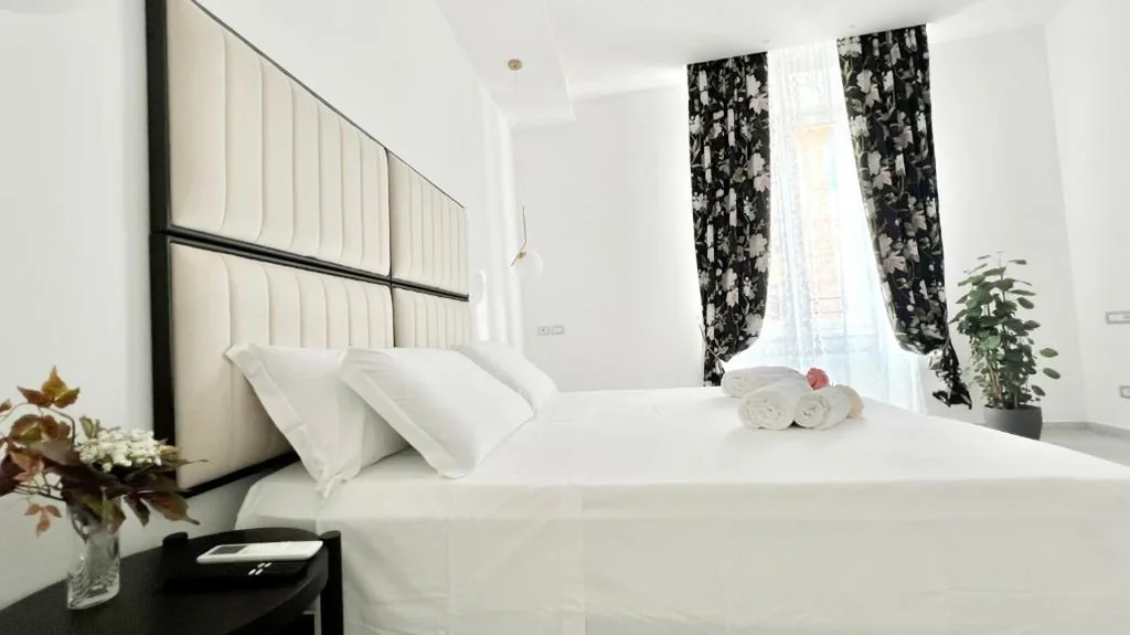Triple Room with City View — Centro Solferino Rooms
