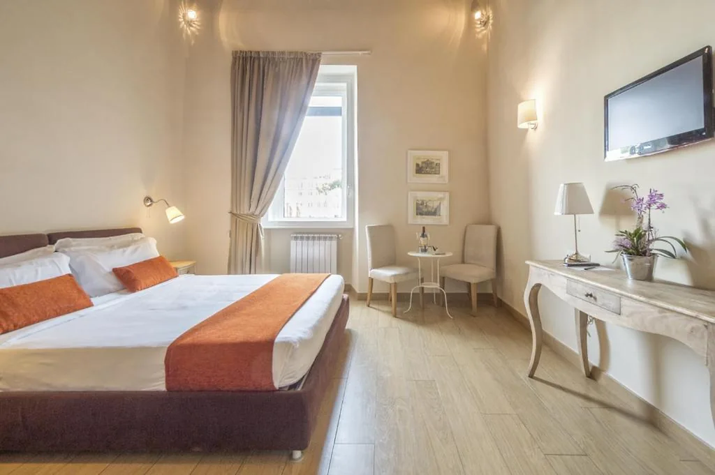 Triple Room with City View — Little Queen Suite