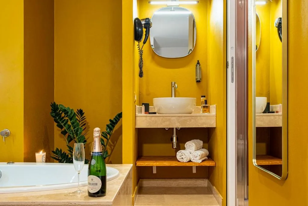 Triple Room with City View — MyTinyHome Festina Lente
