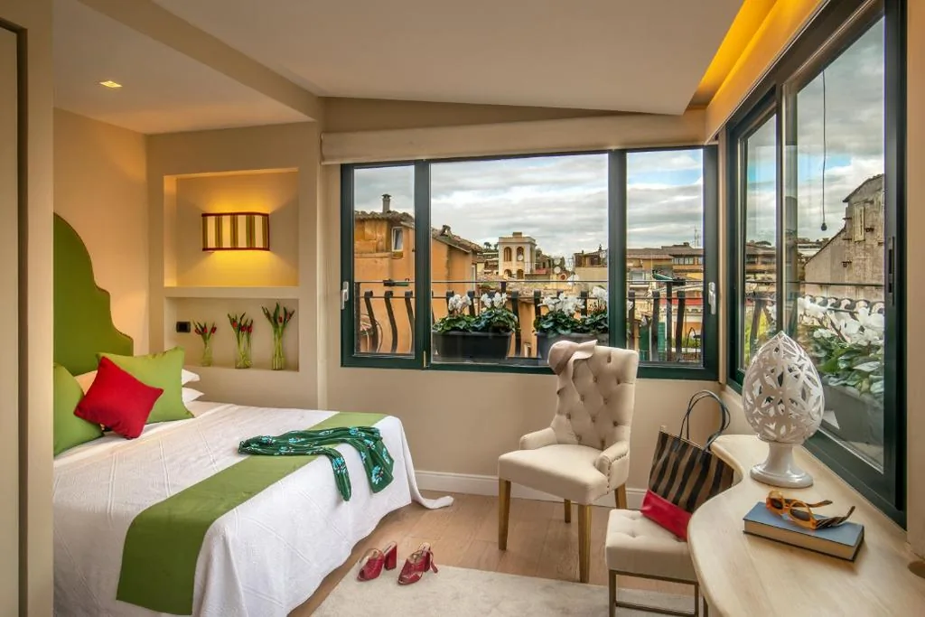 Triple Room with City View — Nido del Gambero – Your Suite with View