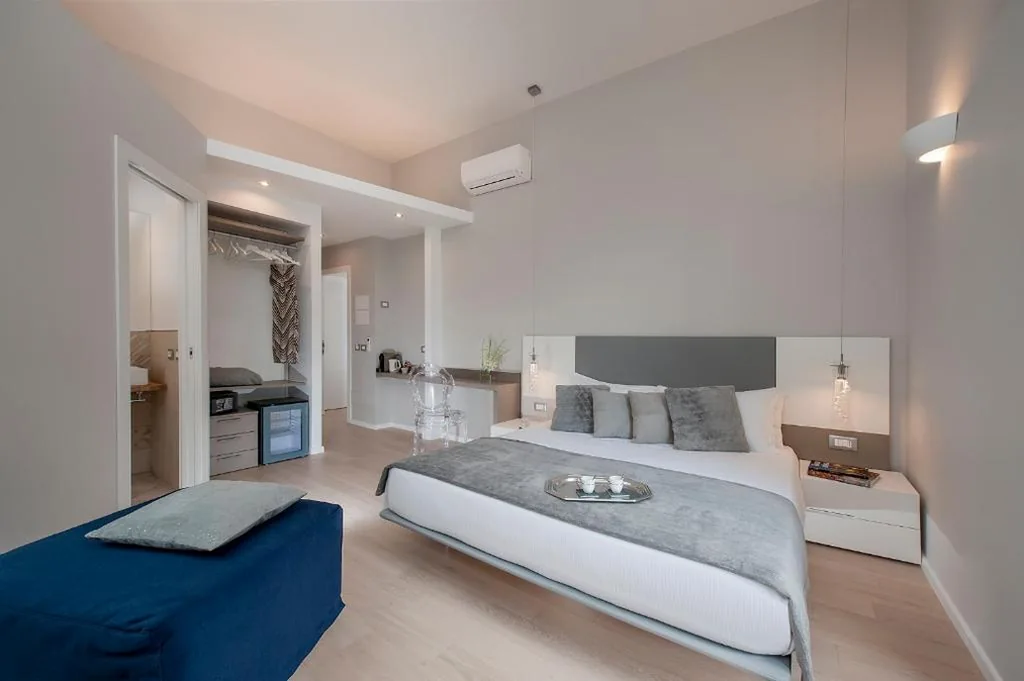 Triple Room with Colosseum View — Colosseum Corner