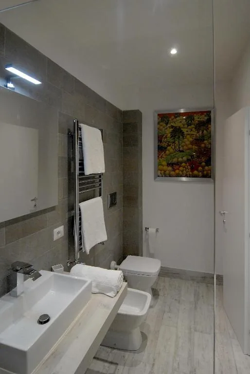 Triple Room with Garden View — B&B Tiburtina Garden