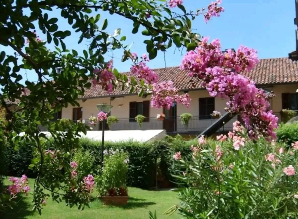 Camera Tripla con Vista Giardino — Oryza Guest House