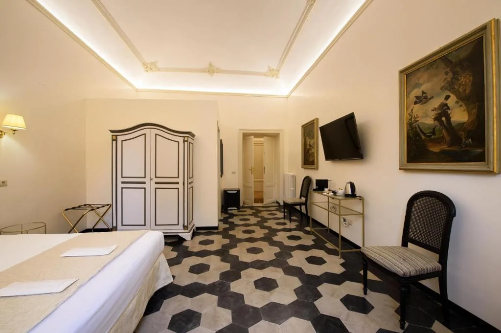Triple Room with Garden View — Villino Scipioni