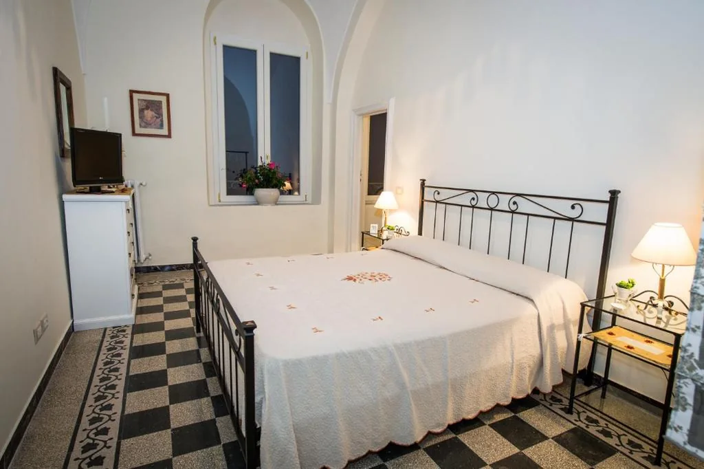 Triple Room with Sea View — Bed and Breakfast La Torretta