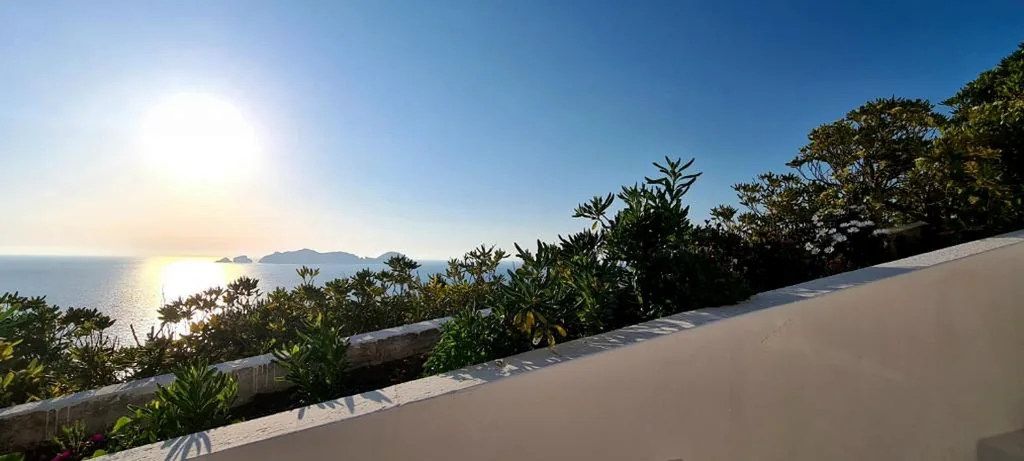 Camera Tripla con Vista Mare — Guest House Villa Il Gabbiano