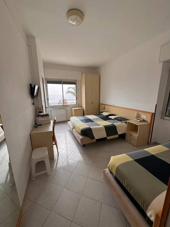 Triple Room with Sea View — Hotel Ideal