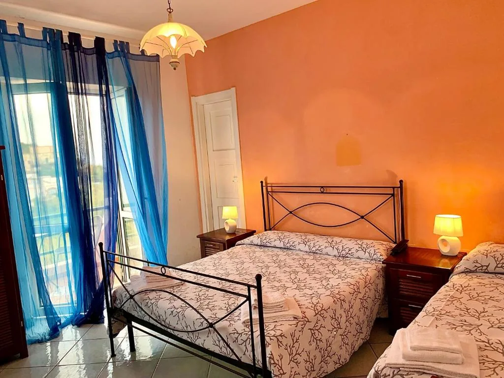 Triple Room with Sea View — Hotel Ortensia