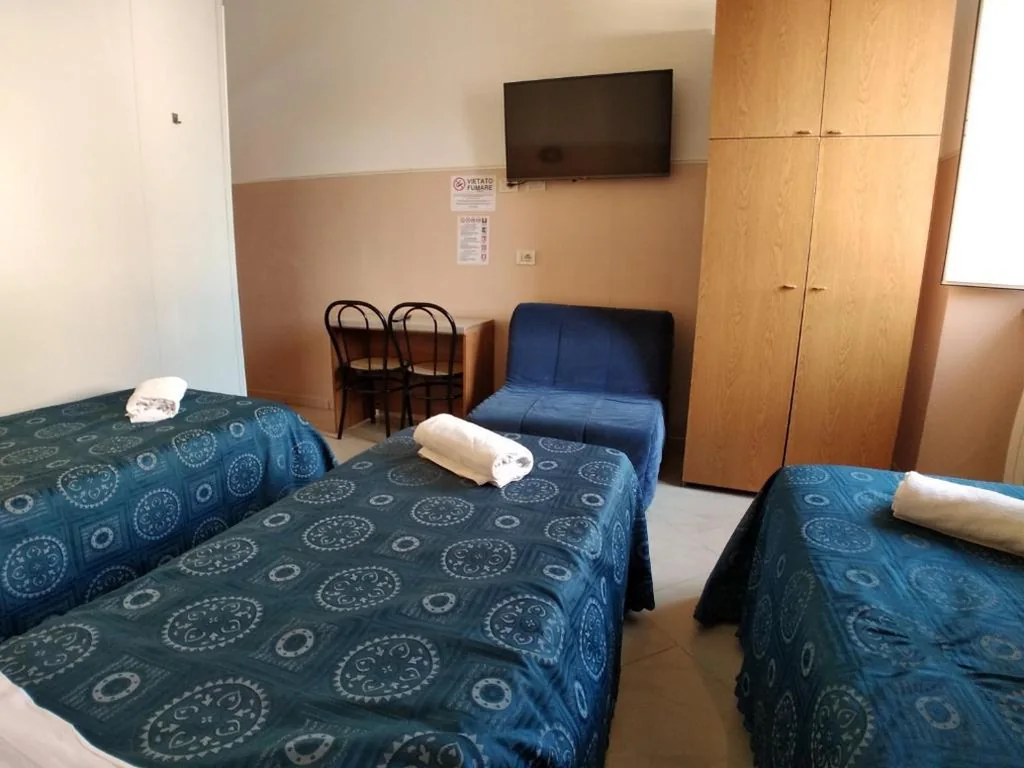 Triple Room — Cressy
