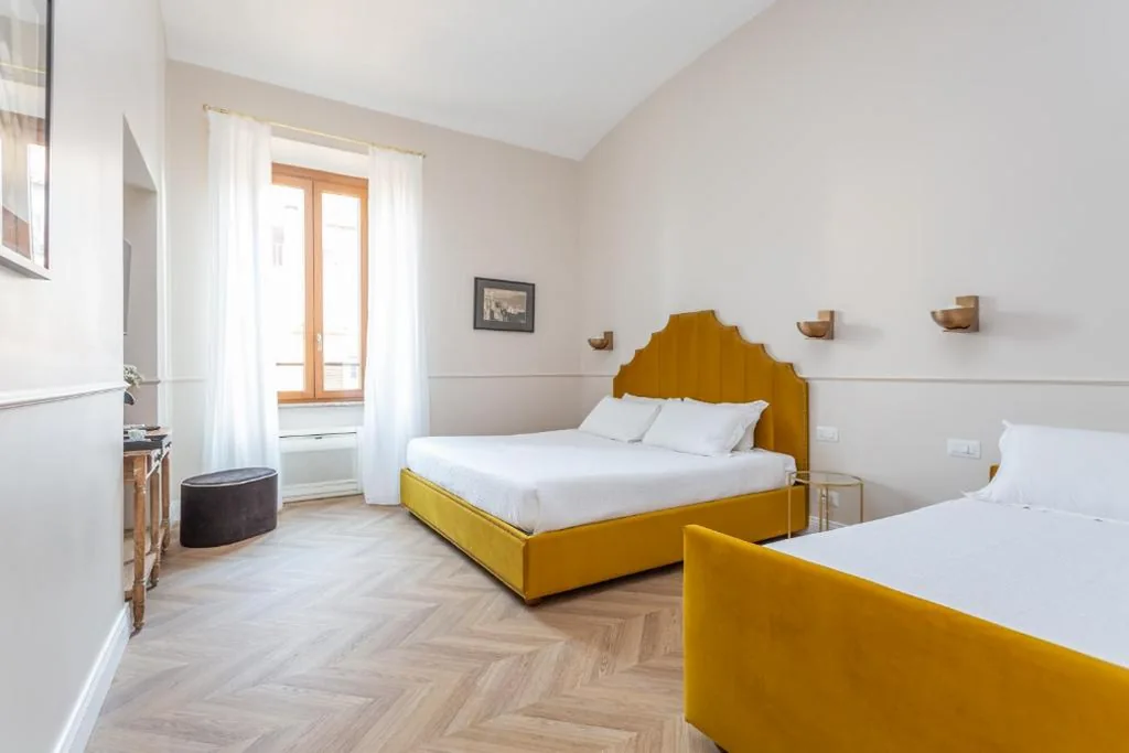 Camera Tripla — Daplace – La Mongolfiera Rooms in Navona
