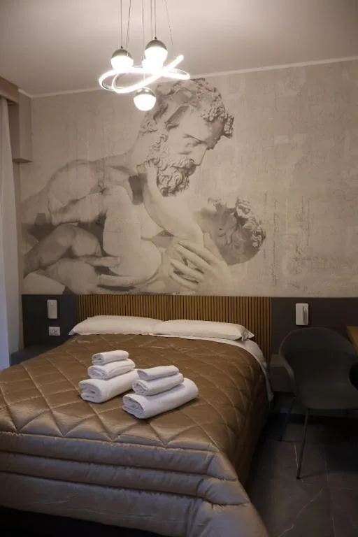 Camera Tripla Deluxe — COLOSS IMPERIAL SUITE Guest House